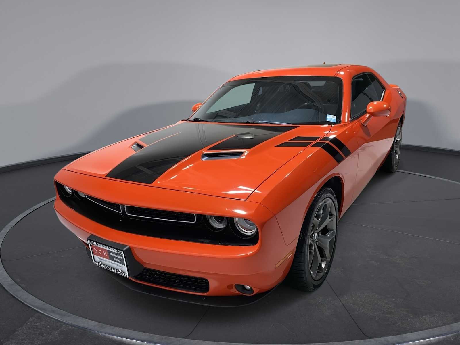 2017 Dodge Challenger SXT Hero Image