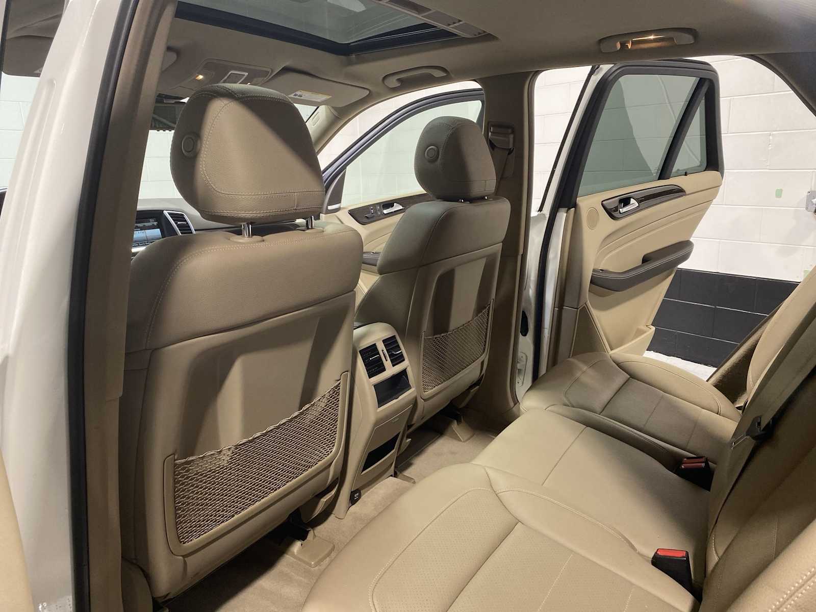 Thumbnail: 2015 Mercedes-Benz M-Class - 12