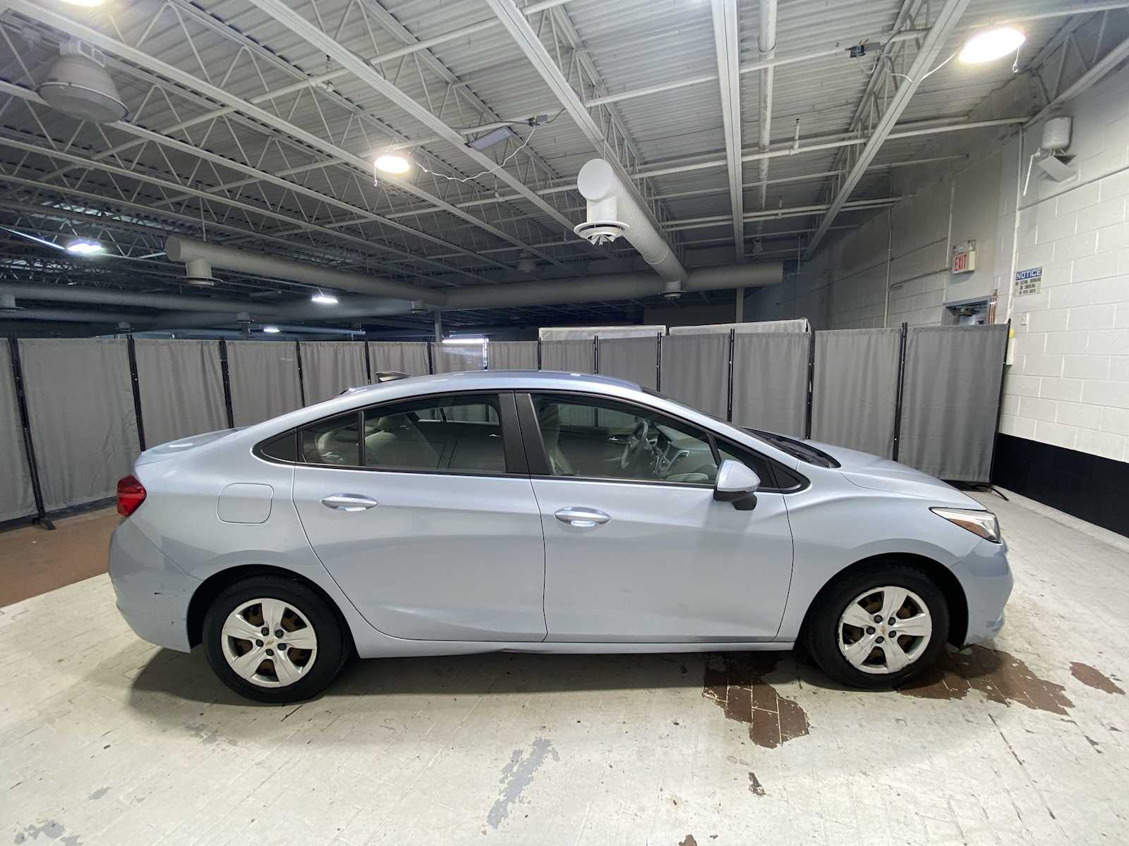 Thumbnail: 2018 Chevrolet Cruze - 27