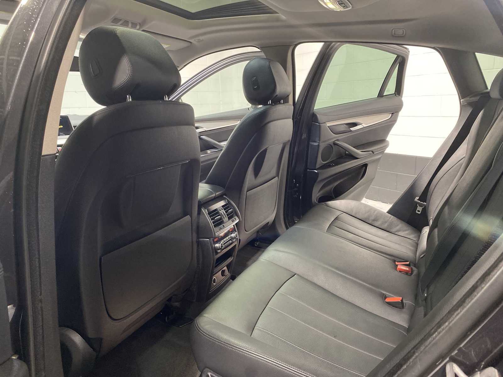 Thumbnail: 2015 BMW X6 - 12