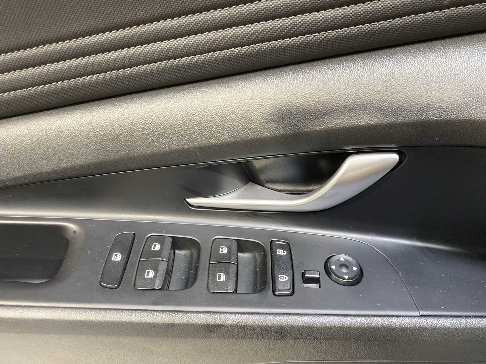 Thumbnail: 2023 Hyundai Elantra - 23