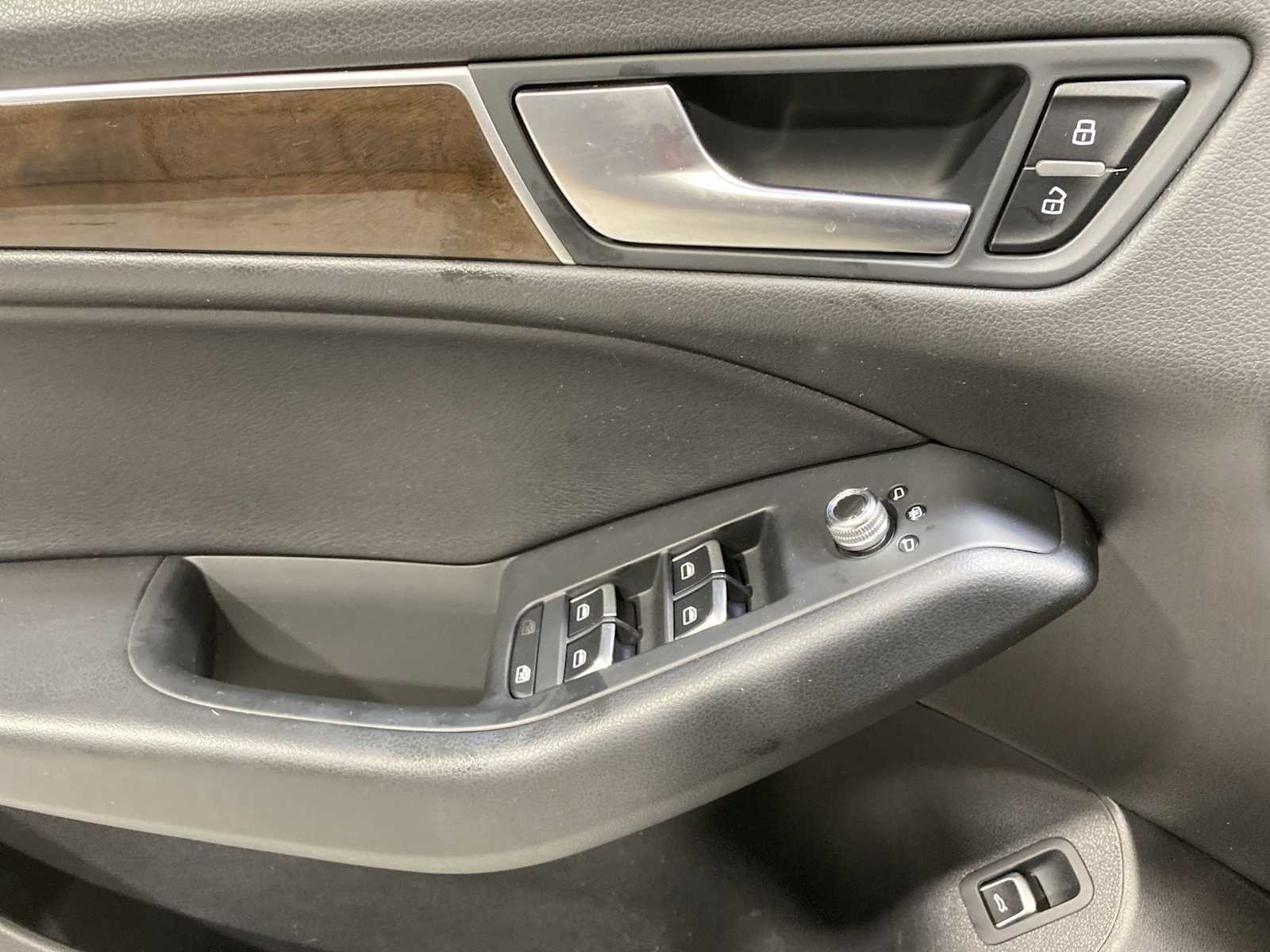 Thumbnail: 2016 Audi Q5 - 23