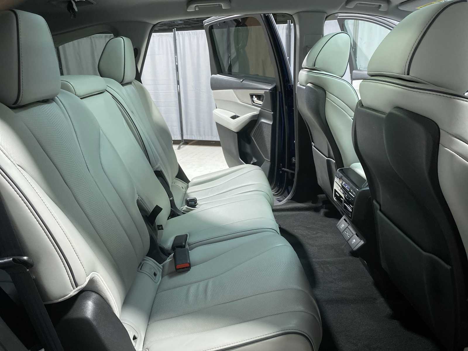 Thumbnail: 2023 Acura MDX - 13