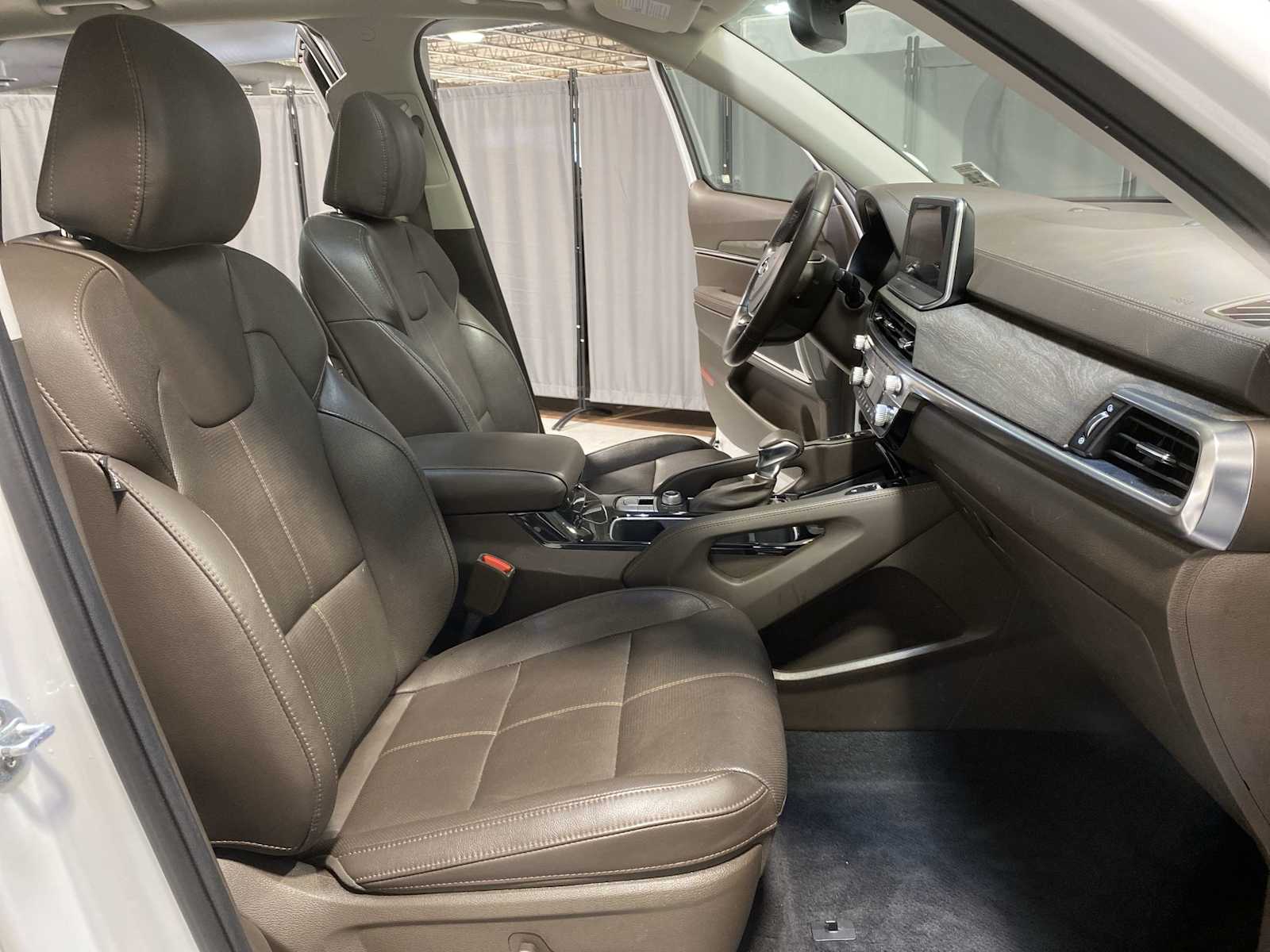 Thumbnail: 2020 Kia Telluride - 14