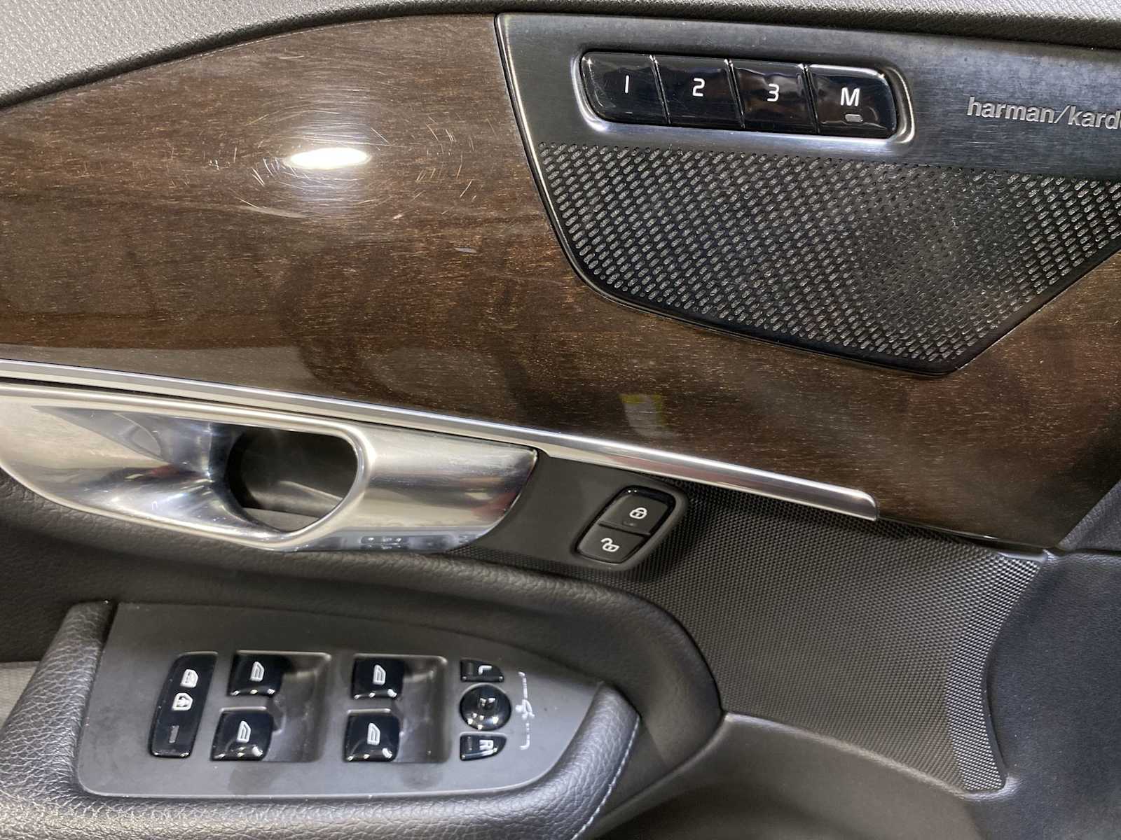 Thumbnail: 2019 Volvo XC90 - 23