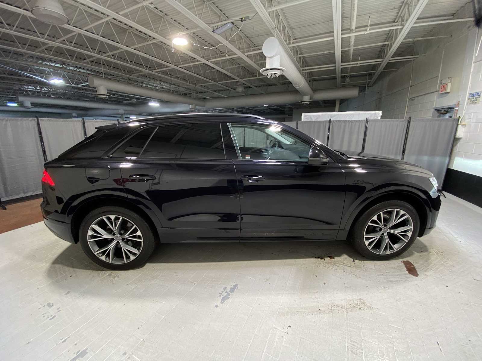 Thumbnail: 2020 Audi Q8 - 27