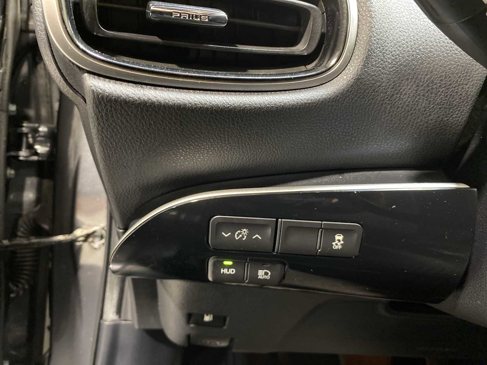2017 Toyota Prius Three 23