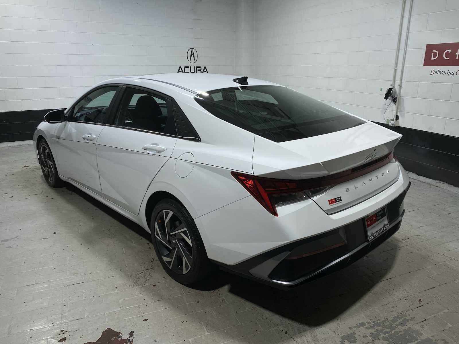 Thumbnail: 2024 Hyundai Elantra - 4