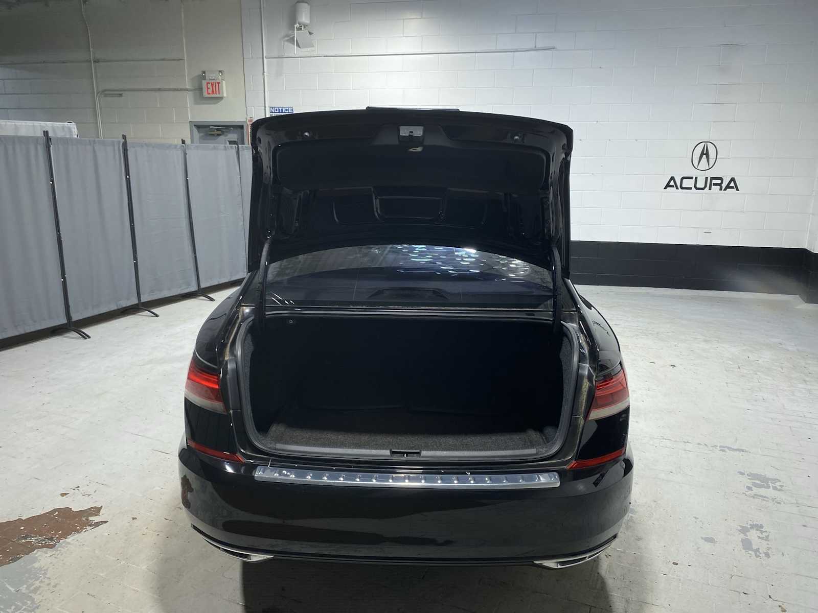 Thumbnail: 2020 Volkswagen Passat - 19