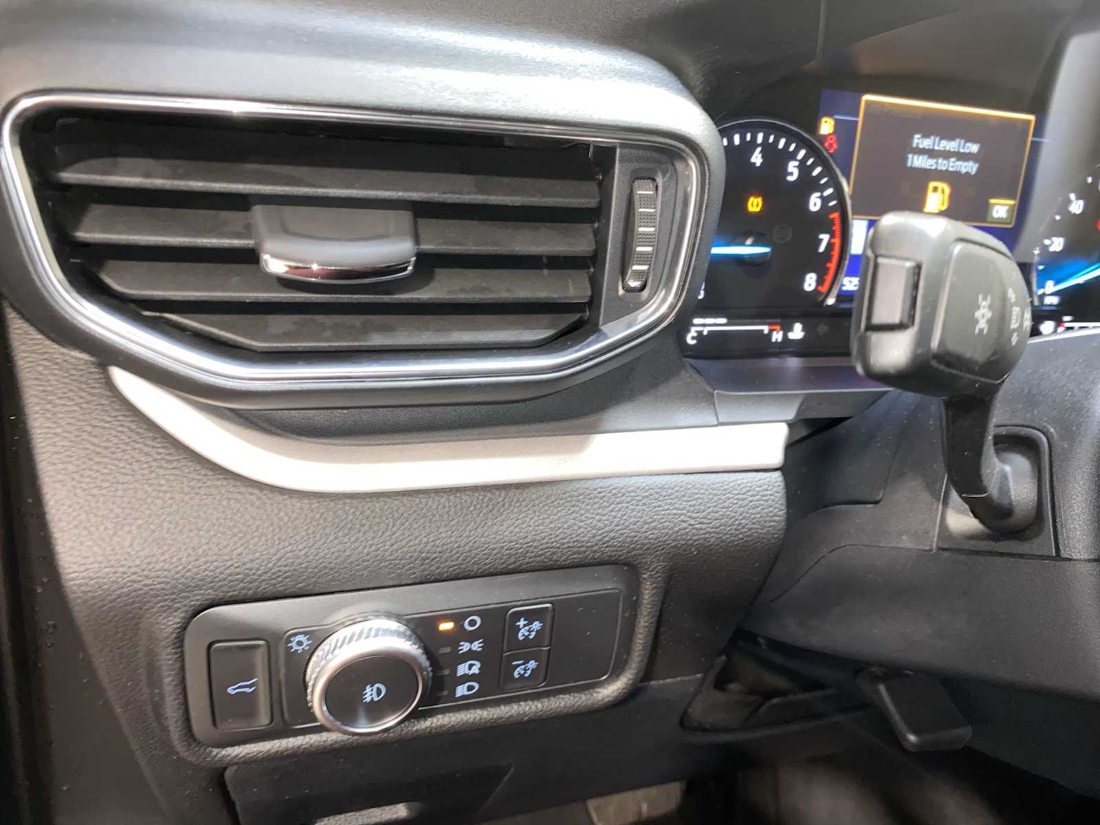 Thumbnail: 2022 Ford Explorer - 24