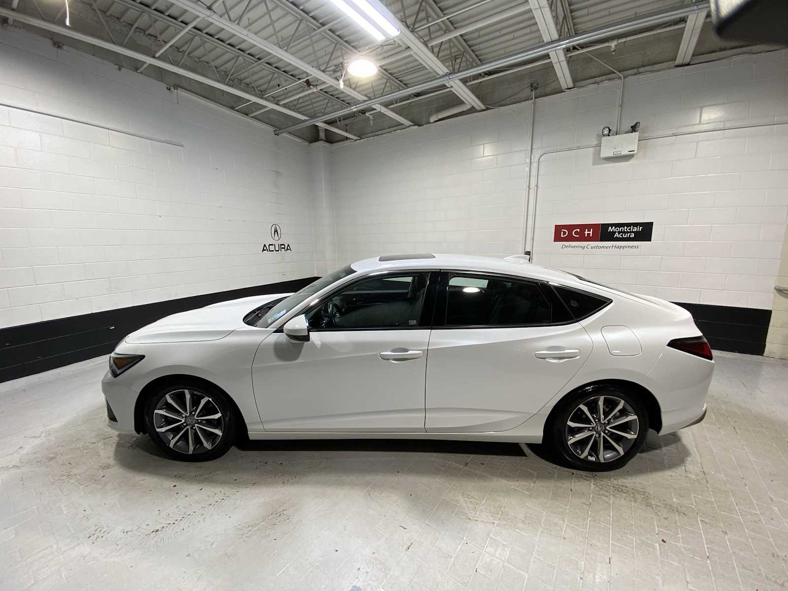 Thumbnail: 2023 Acura Integra - 3