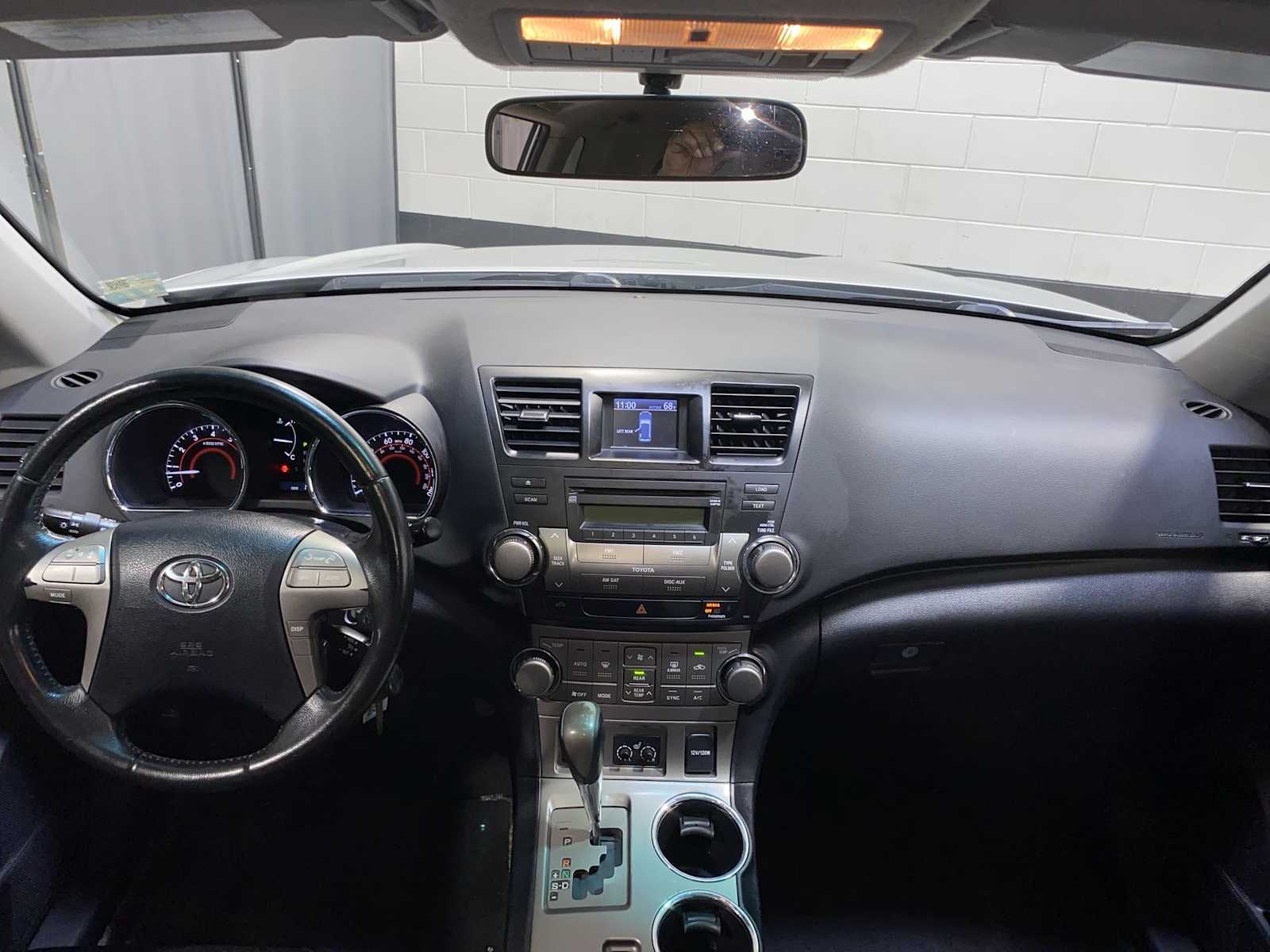 Thumbnail: 2010 Toyota Highlander - 10