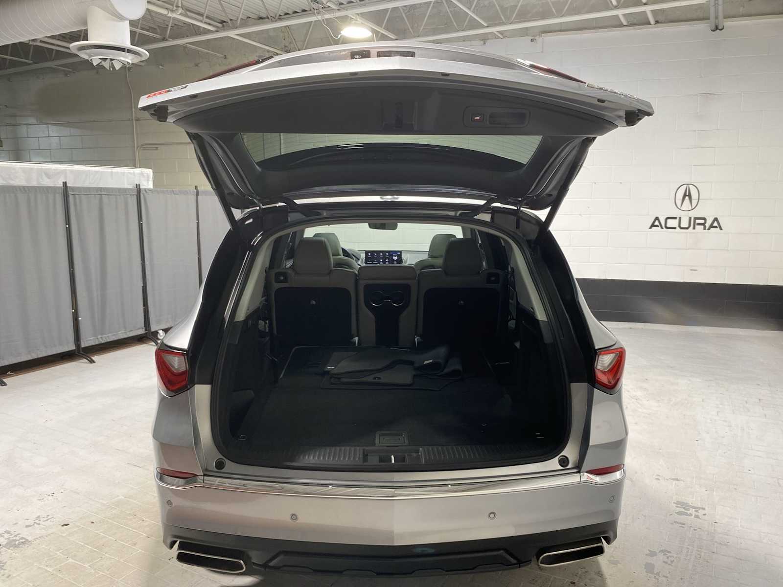 Thumbnail: 2023 Acura MDX - 19