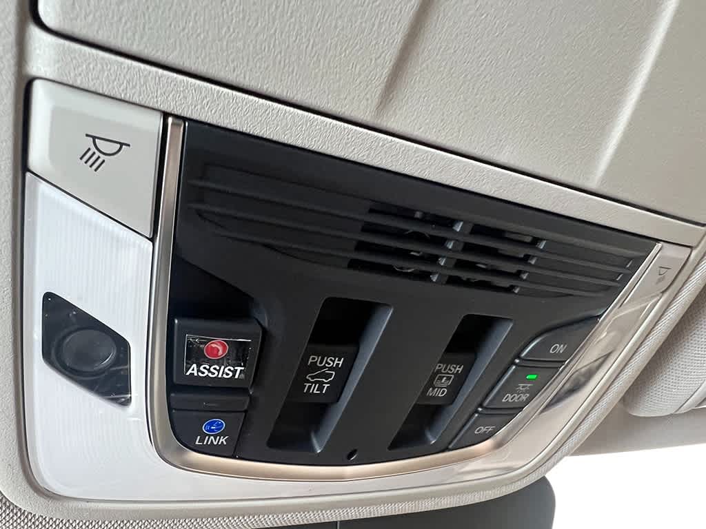 Thumbnail: 2026 Acura RDX - 25