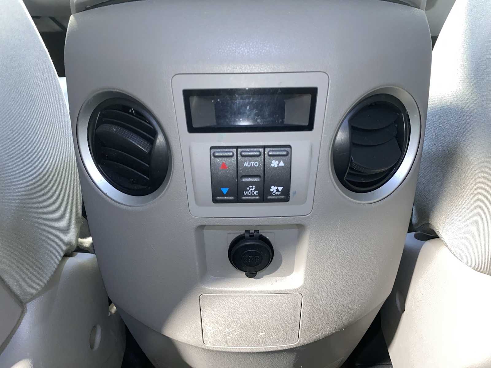 Thumbnail: 2014 Honda Pilot - 25