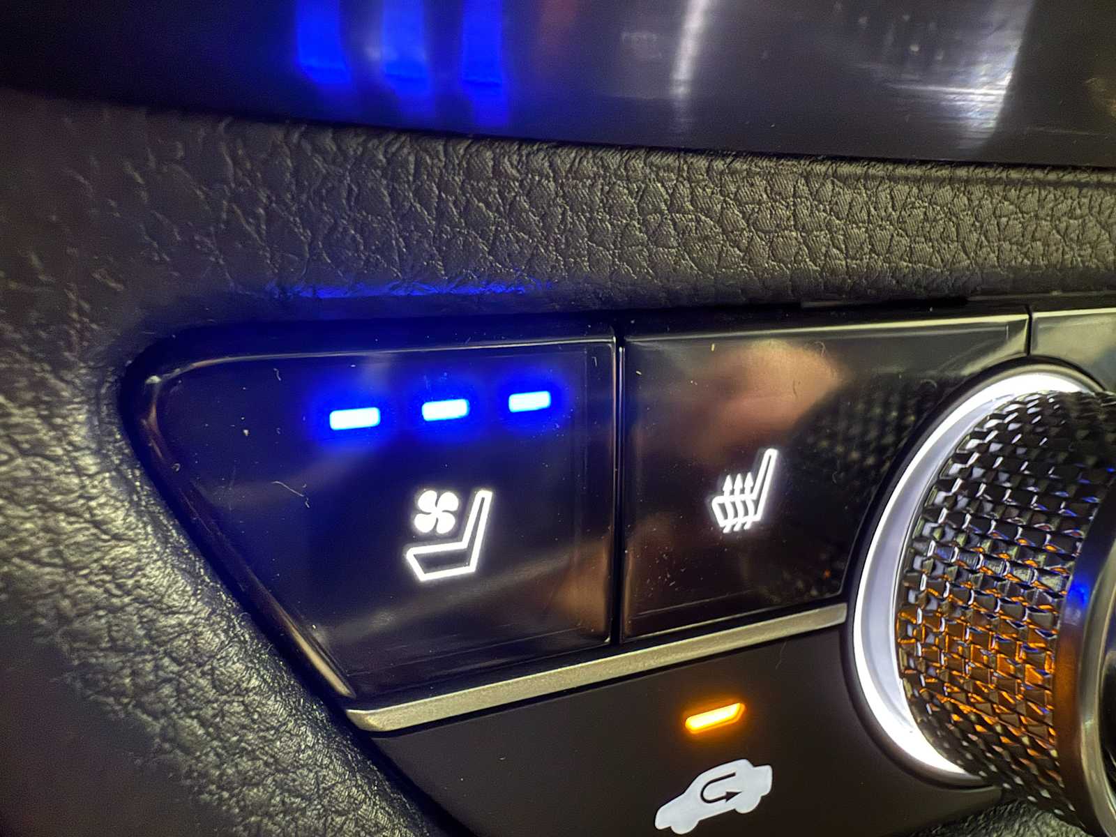 Thumbnail: 2025 Acura ADX - 21