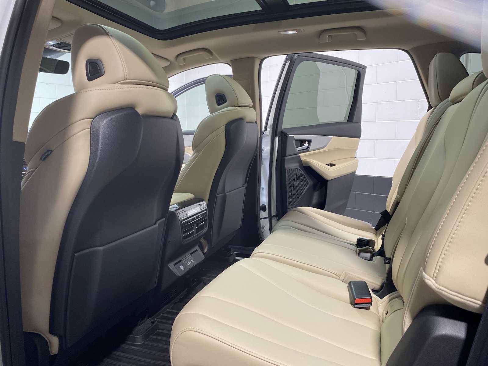 Thumbnail: 2023 Acura MDX - 12