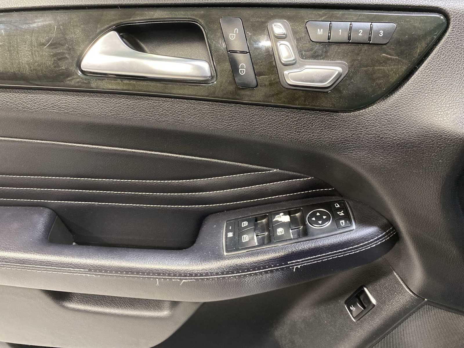 Thumbnail: 2019 Mercedes-Benz GLE - 23