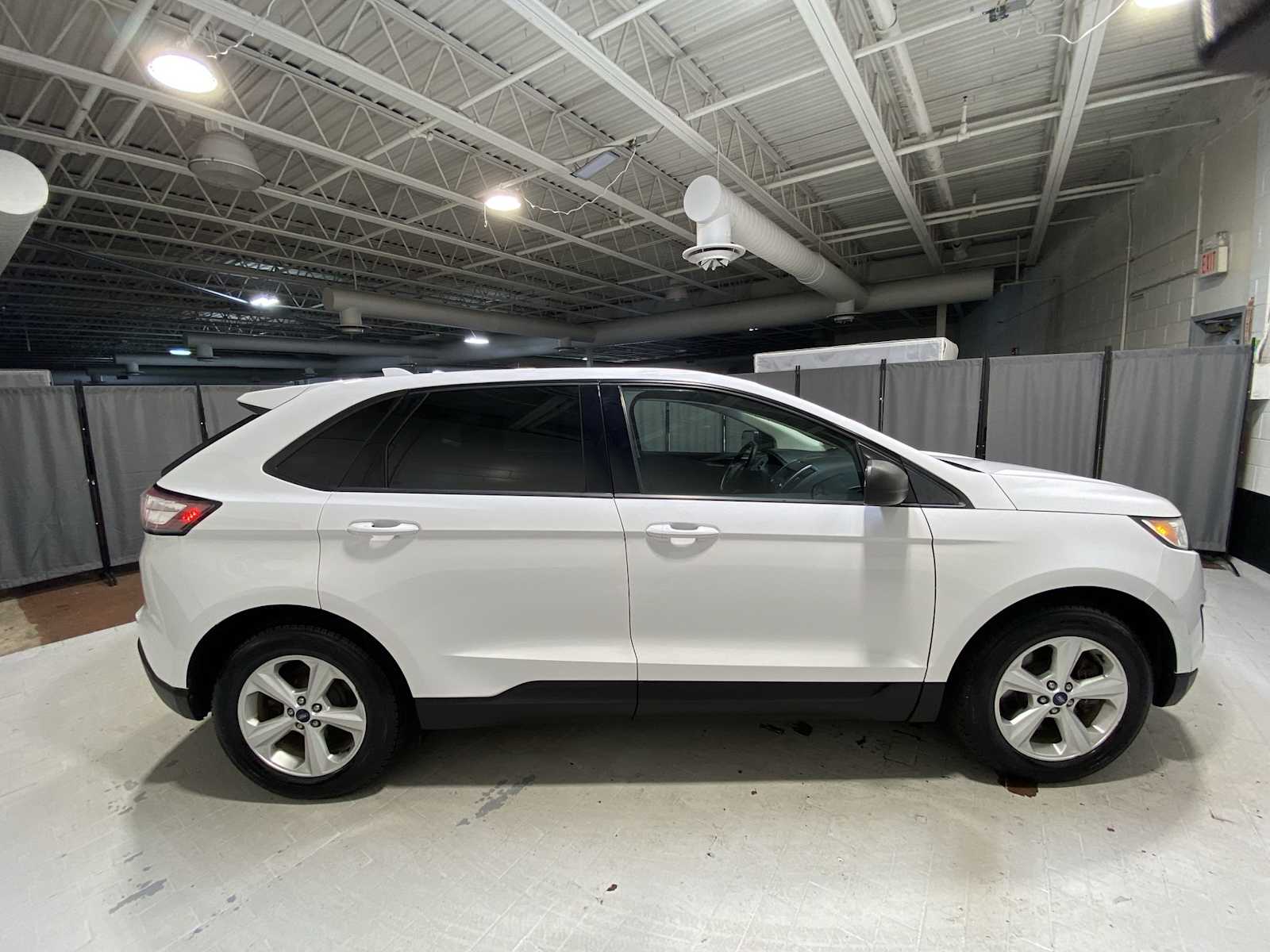 Thumbnail: 2016 Ford Edge - 27