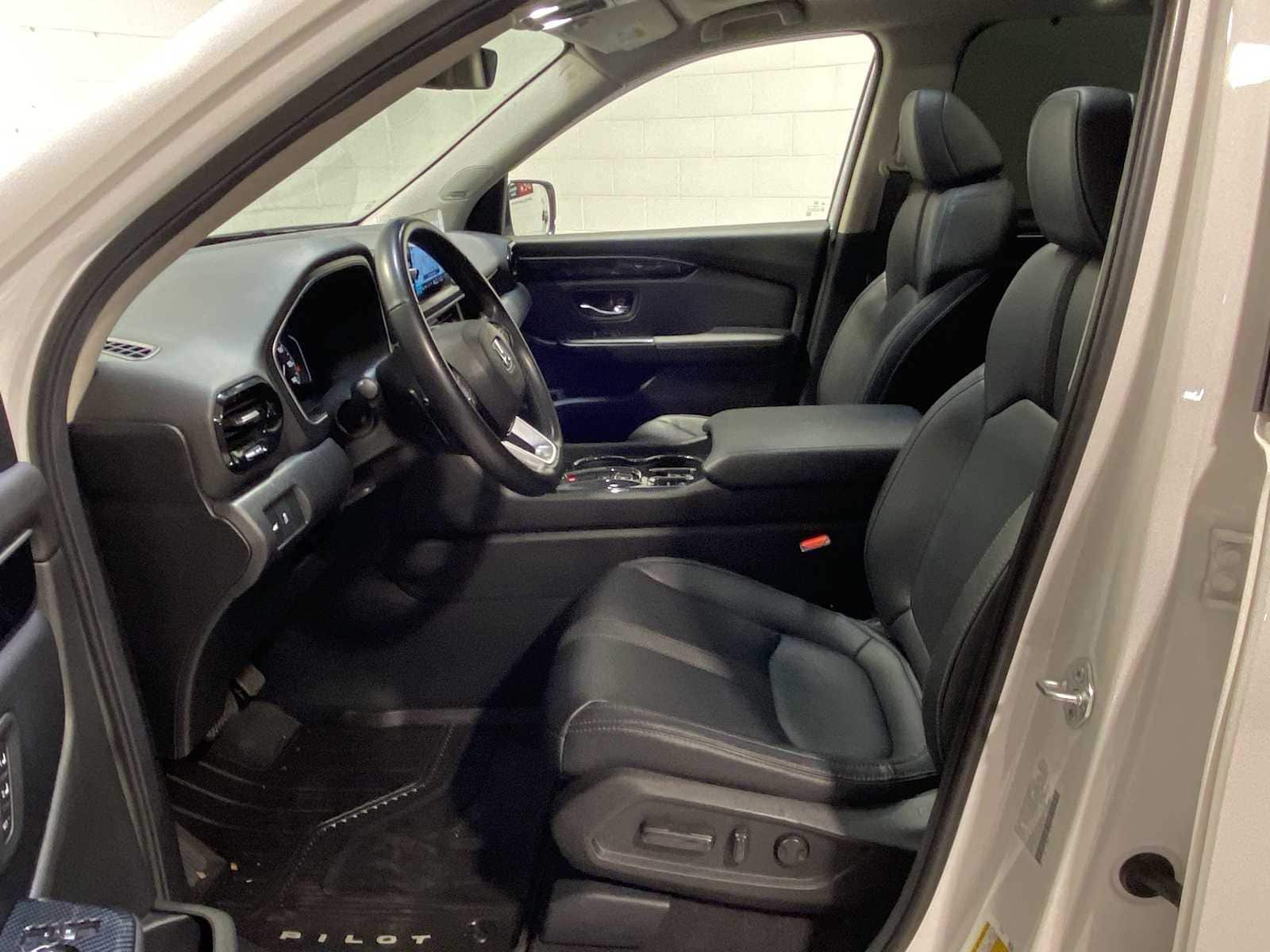 Thumbnail: 2025 Honda Pilot - 2