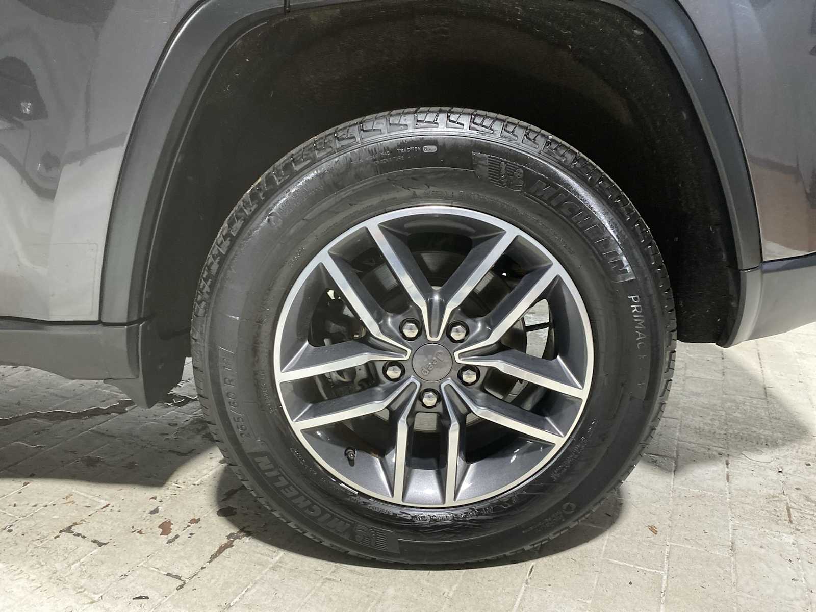 Thumbnail: 2019 Jeep Grand Cherokee - 8