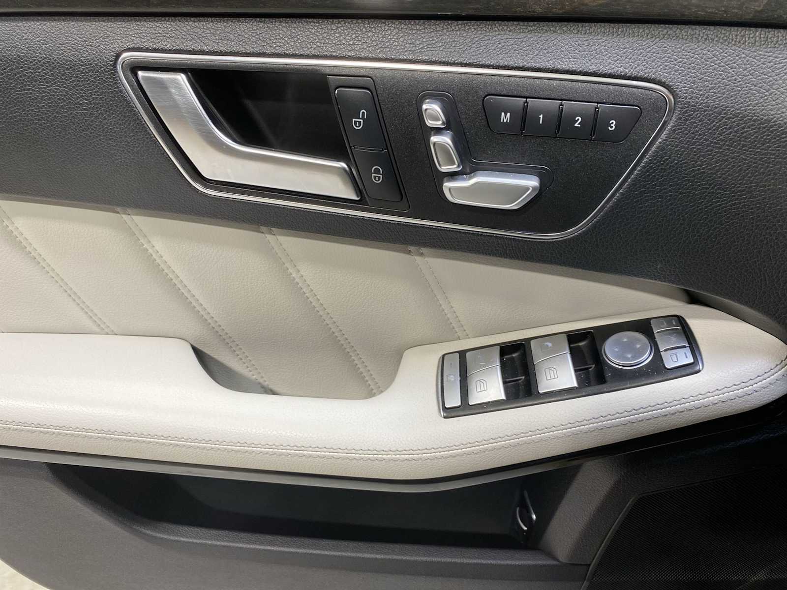 Thumbnail: 2014 Mercedes-Benz E-Class - 23