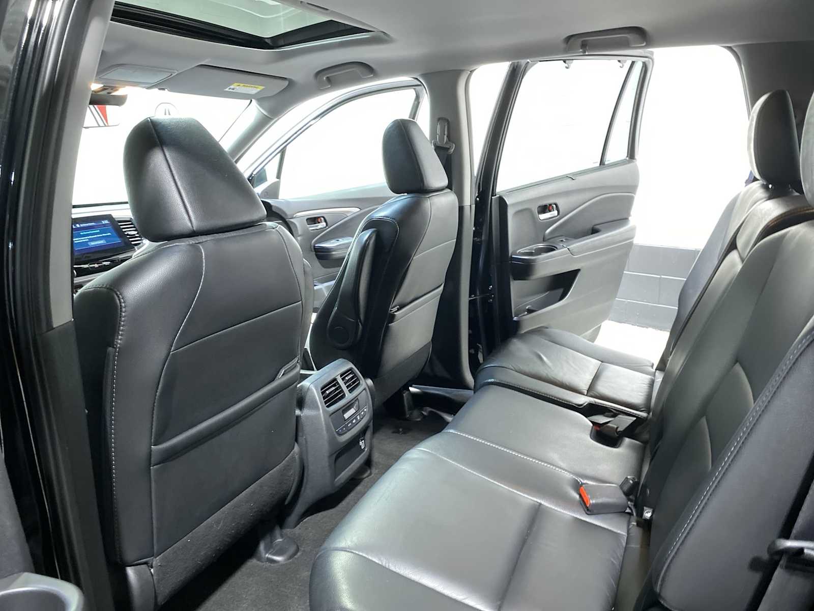 Thumbnail: 2019 Honda Pilot - 12