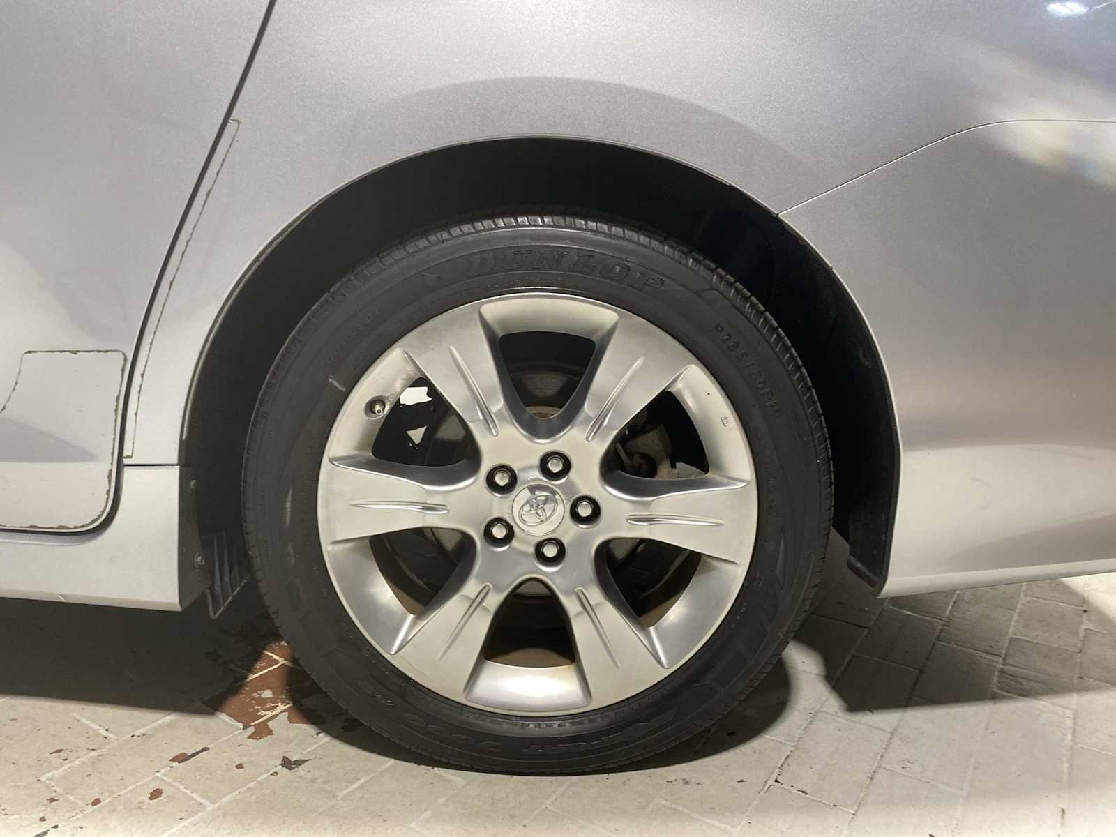 Thumbnail: 2011 Toyota Sienna - 8