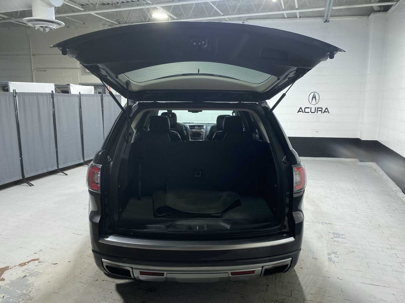 Thumbnail: 2015 GMC Acadia - 18