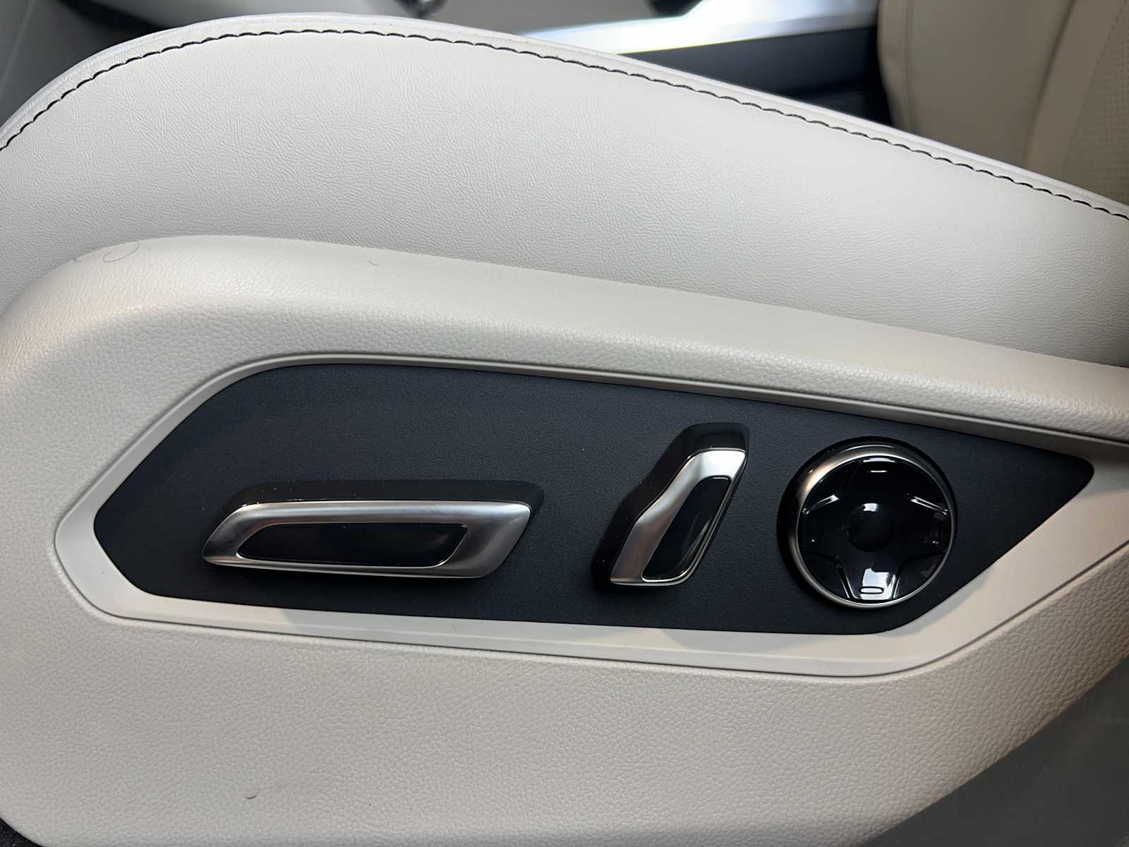 Thumbnail: 2026 Acura RDX - 18