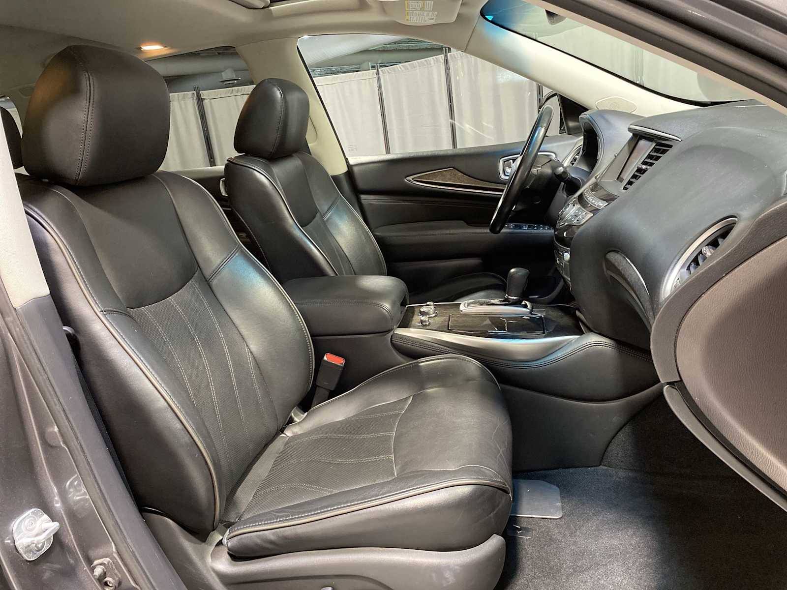 Thumbnail: 2015 INFINITI QX60 - 14