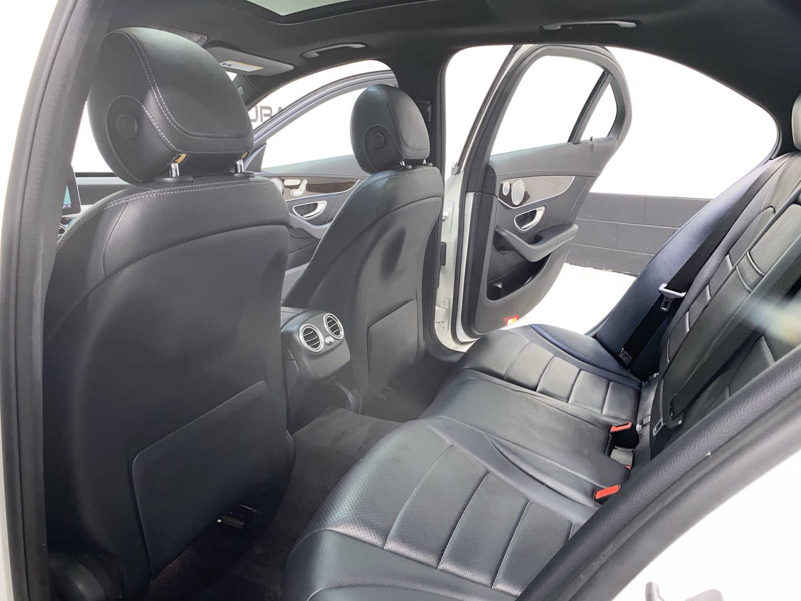 Thumbnail: 2017 Mercedes-Benz C-Class - 12