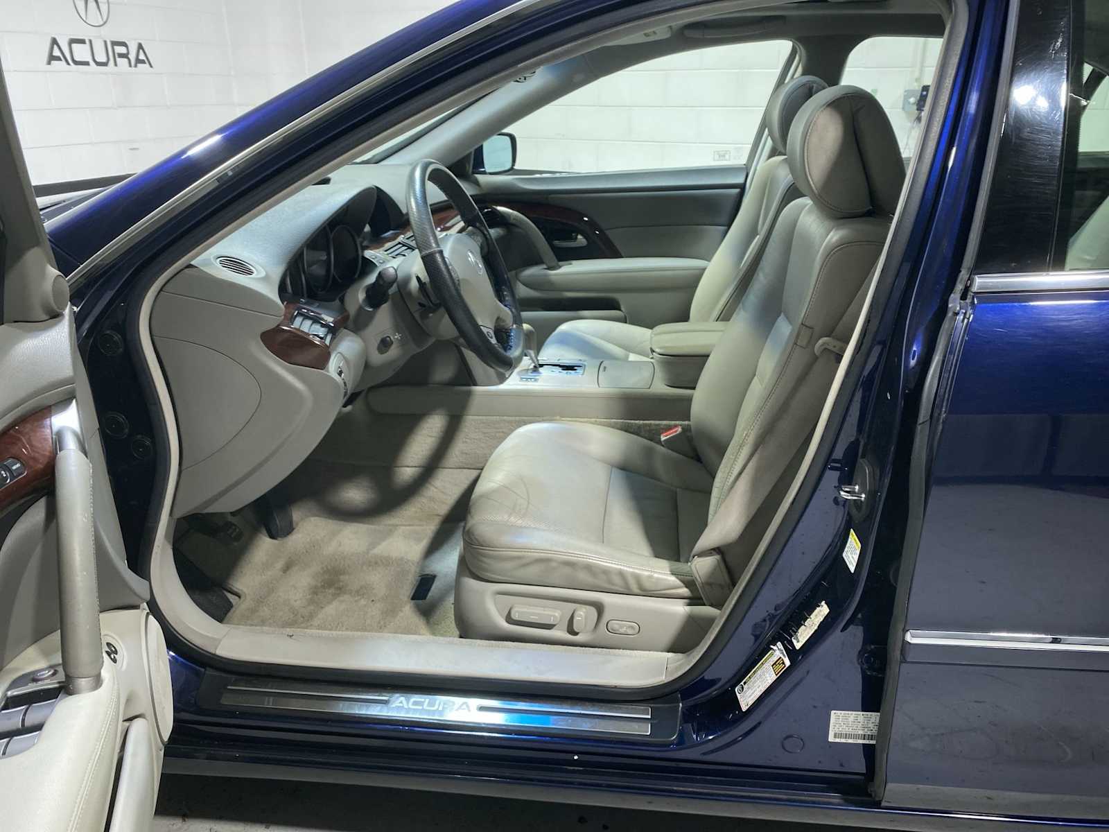 Thumbnail: 2008 Acura RL - 2