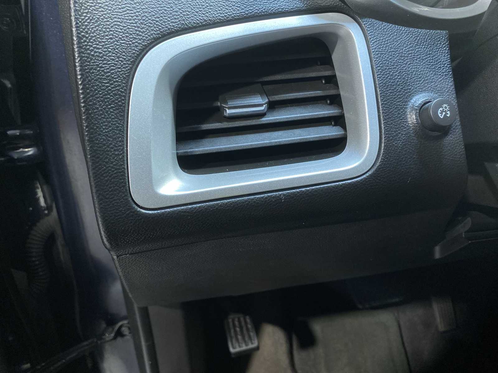 Thumbnail: 2015 Chevrolet Equinox - 23