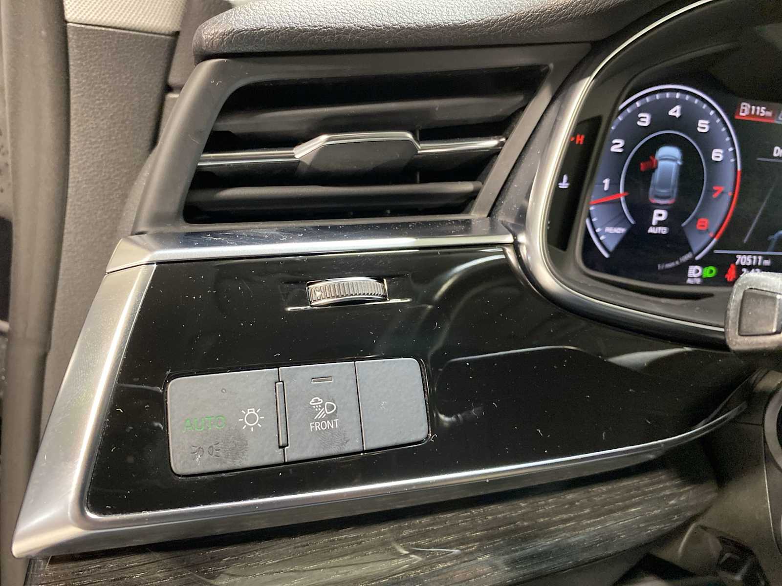 Thumbnail: 2020 Audi Q8 - 24