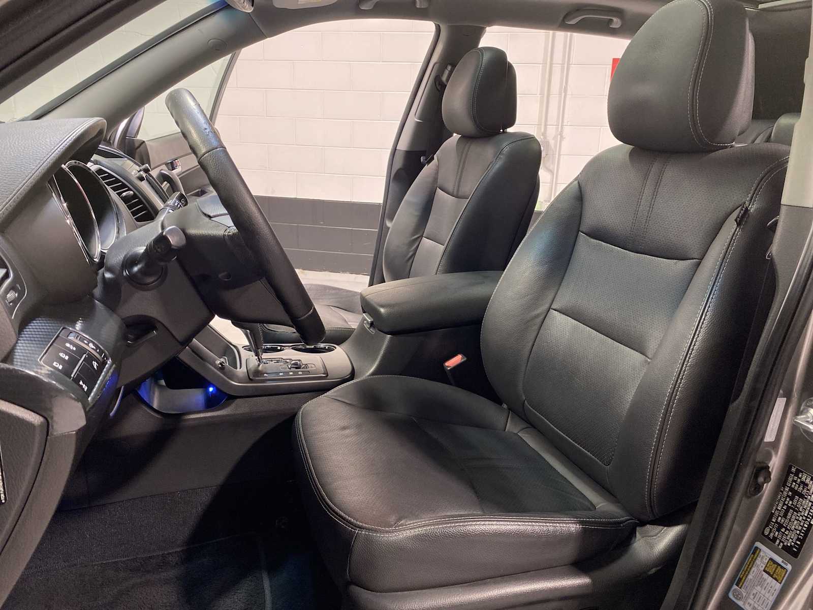 Thumbnail: 2011 Kia Sorento - 11