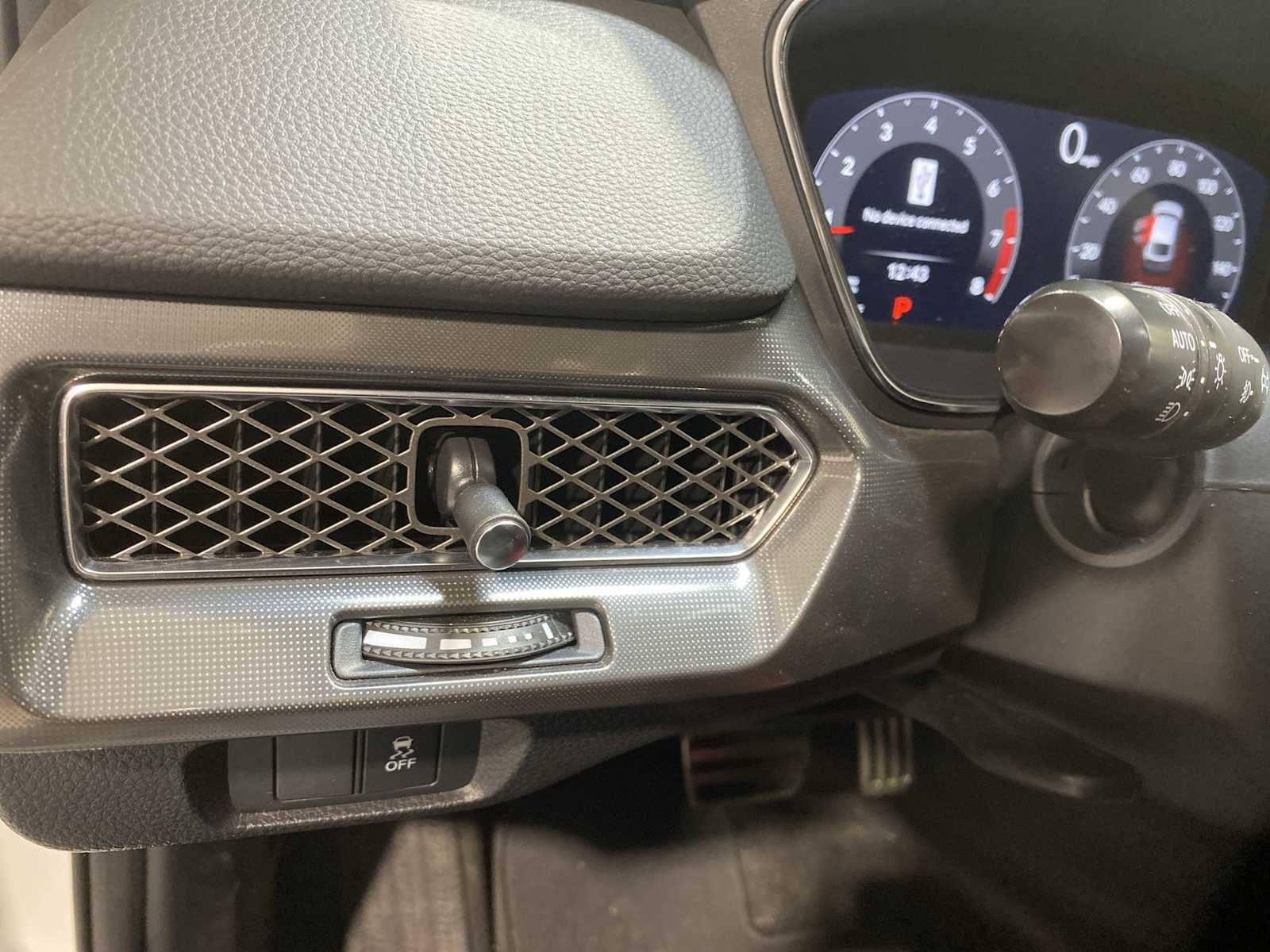 Thumbnail: 2023 Acura Integra - 24