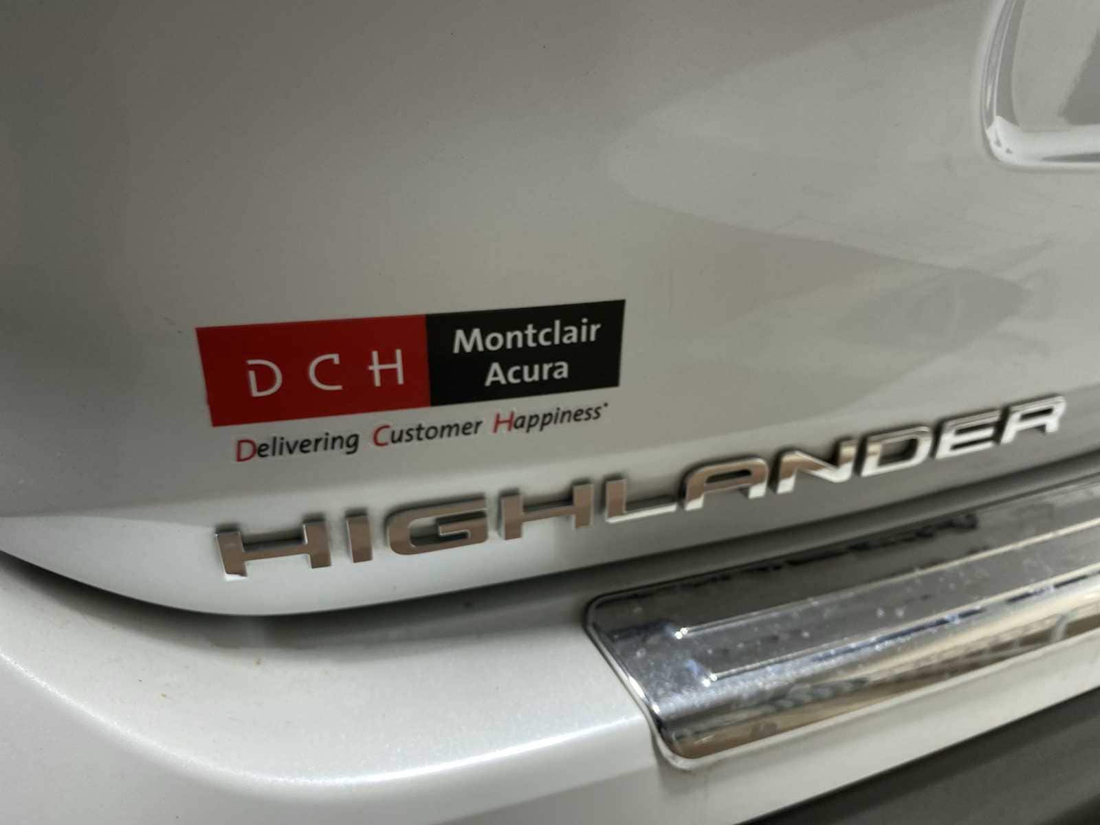 Thumbnail: 2023 Toyota Highlander - 7