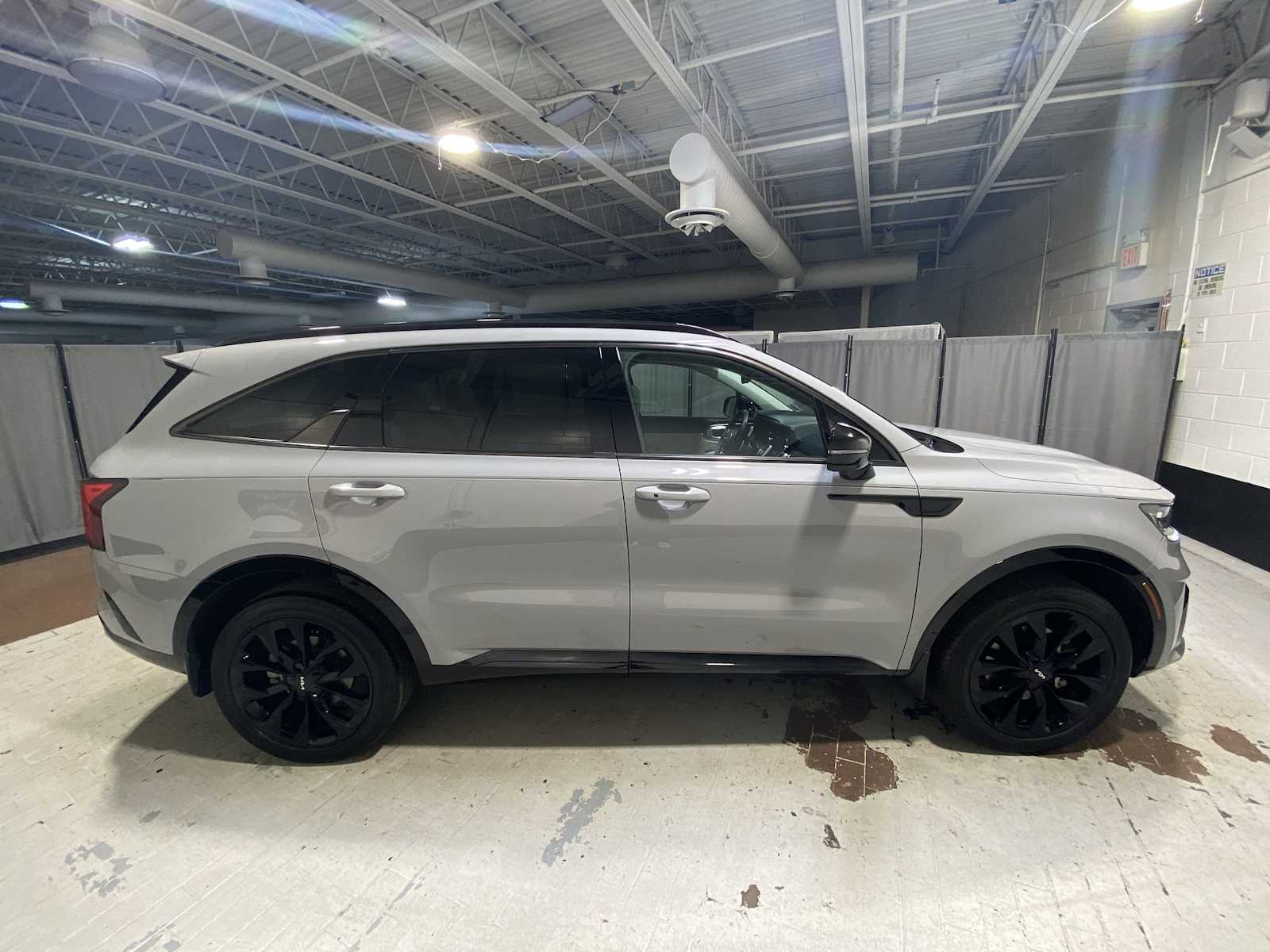 Thumbnail: 2023 Kia Sorento - 27