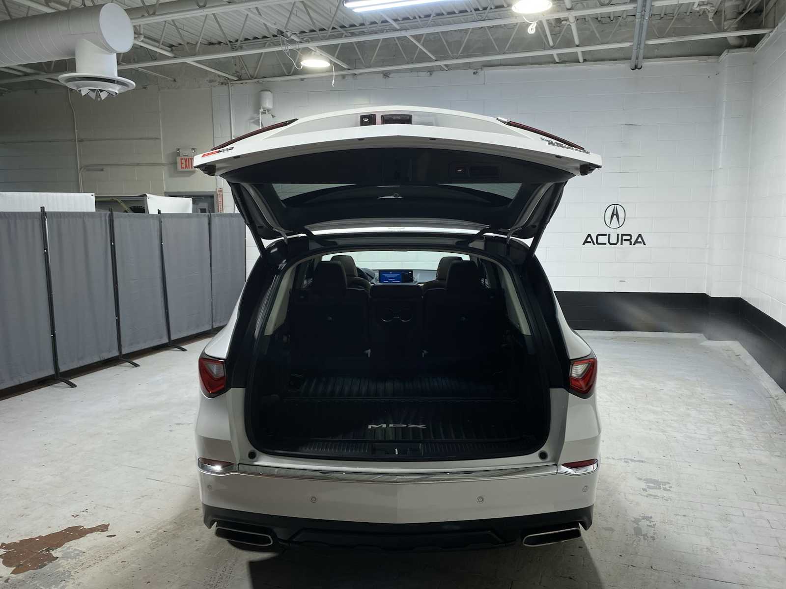 Thumbnail: 2023 Acura MDX - 19