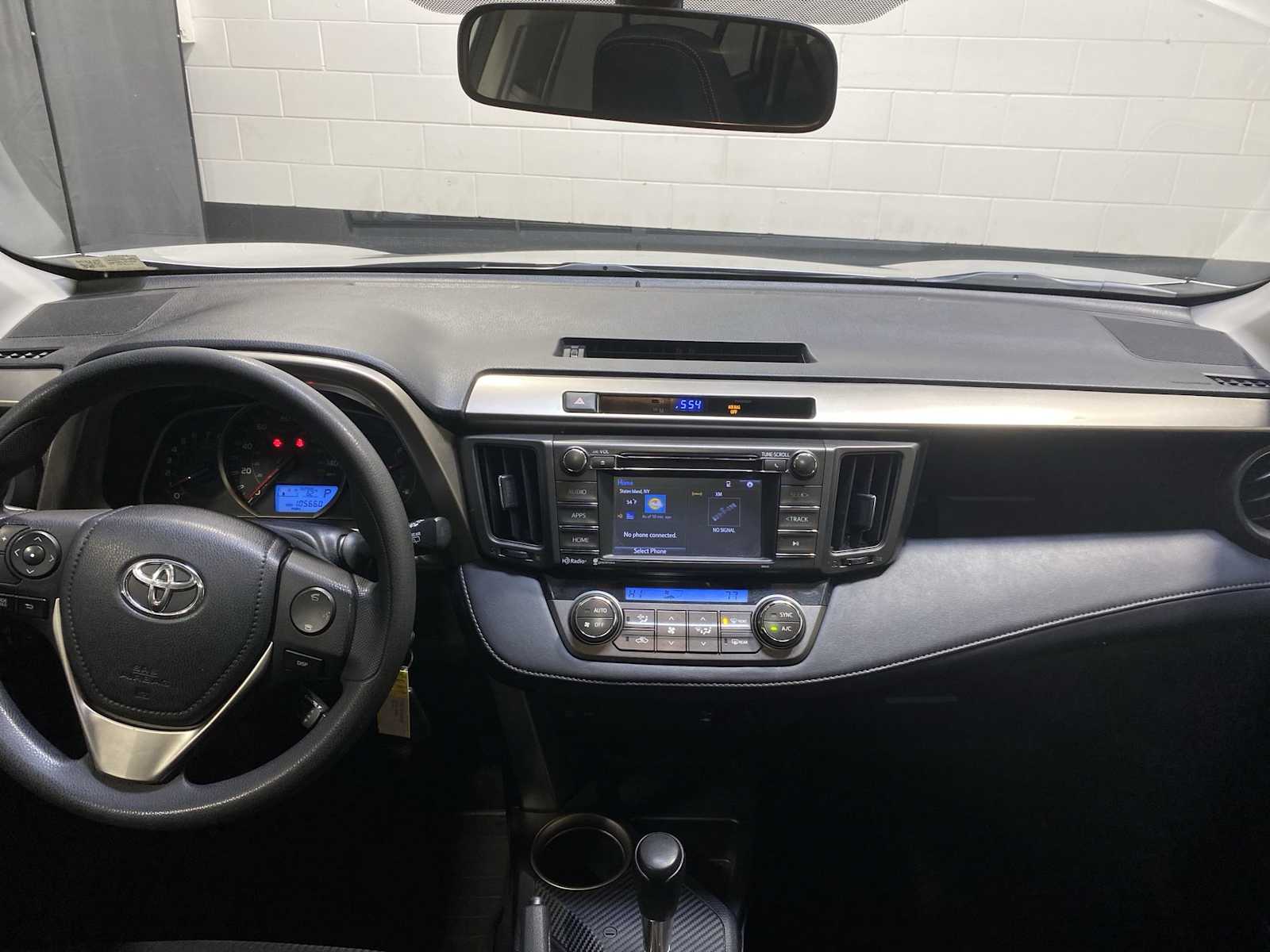 Thumbnail: 2015 Toyota RAV4 - 10