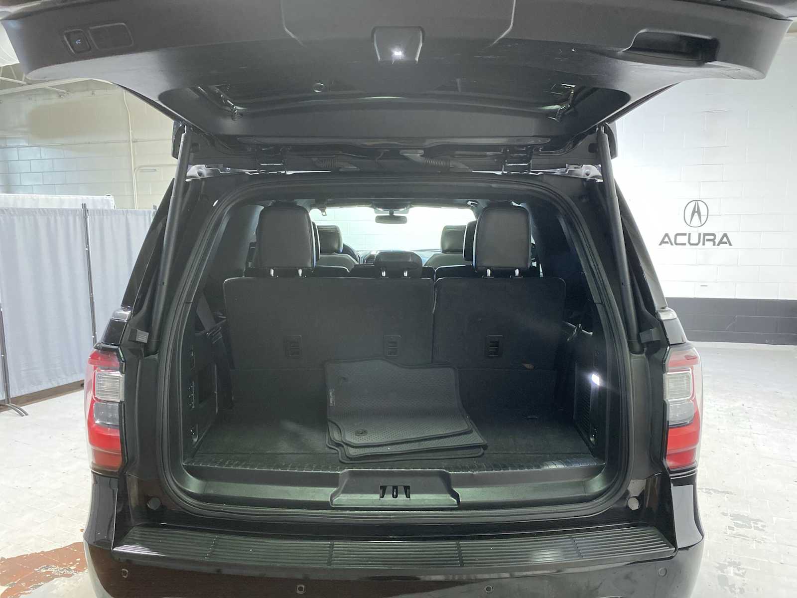 Thumbnail: 2019 Ford Expedition - 18