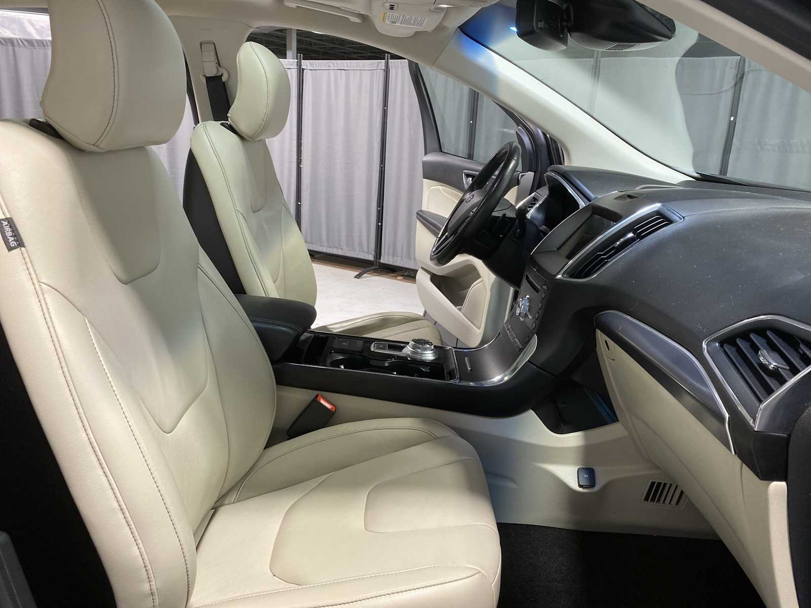 Thumbnail: 2019 Ford Edge - 14