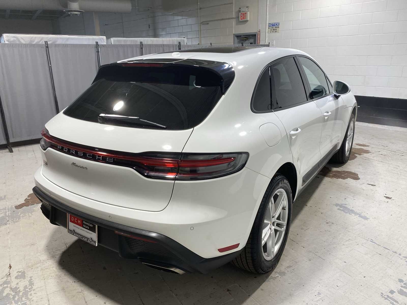 Thumbnail: 2023 Porsche Macan - 26