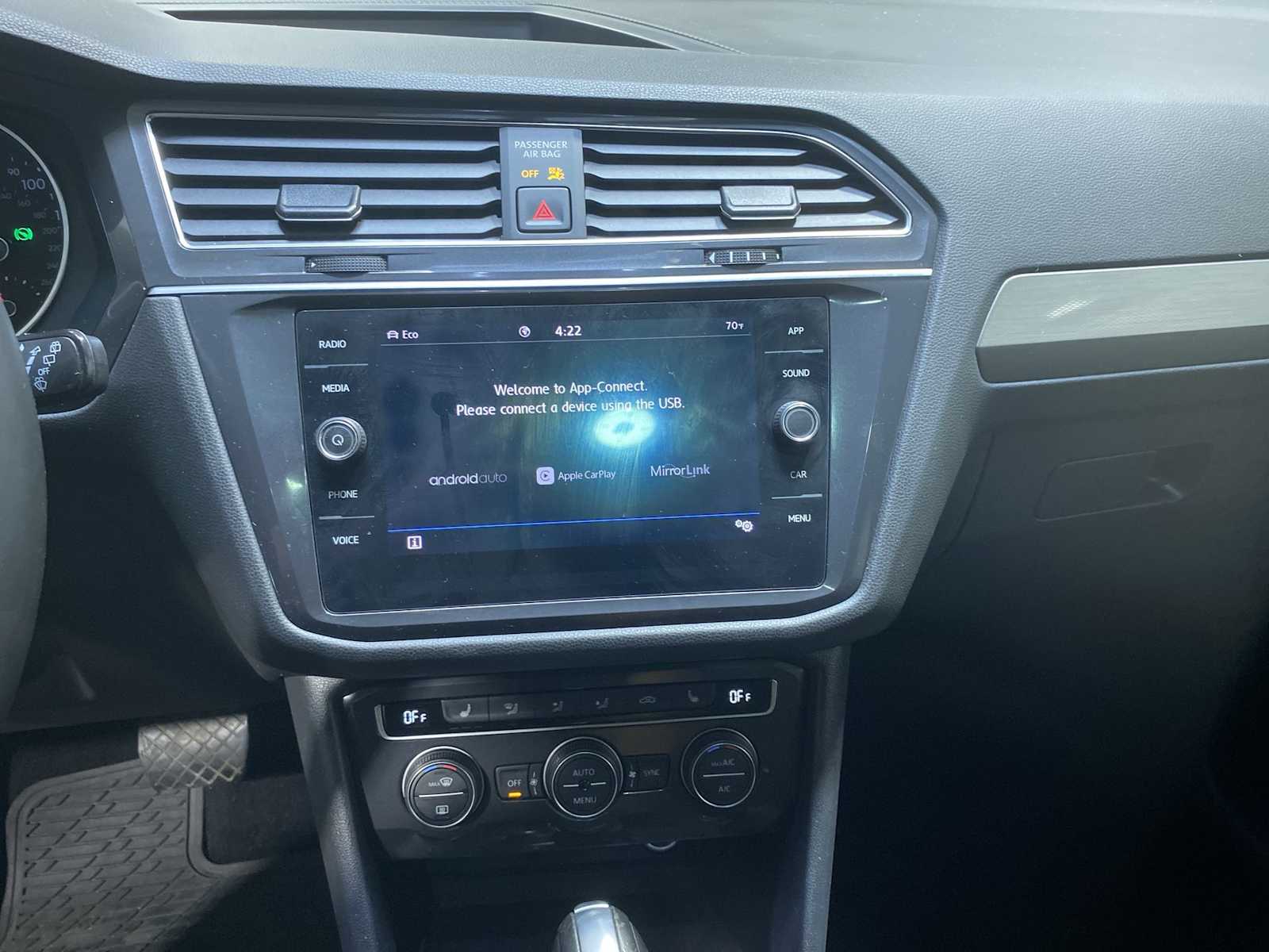 Thumbnail: 2020 Volkswagen Tiguan - 16