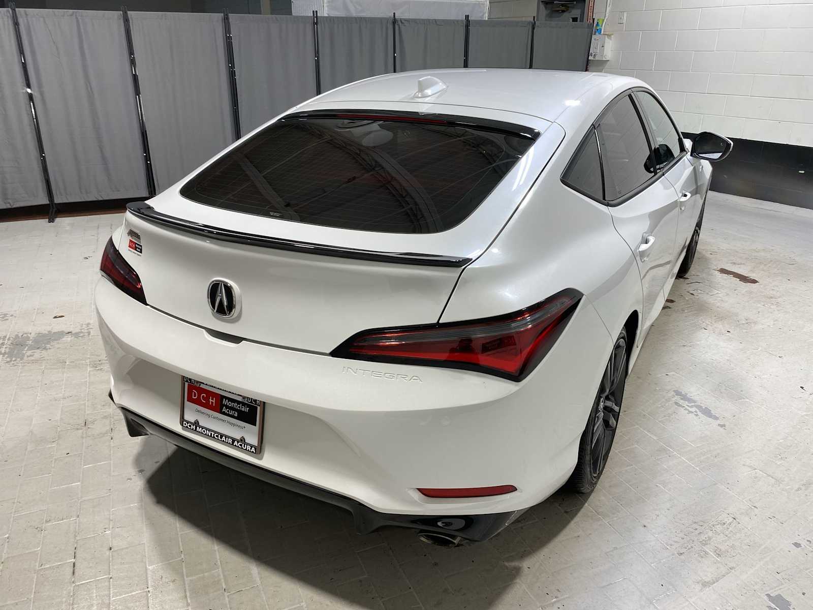 Thumbnail: 2023 Acura Integra - 26