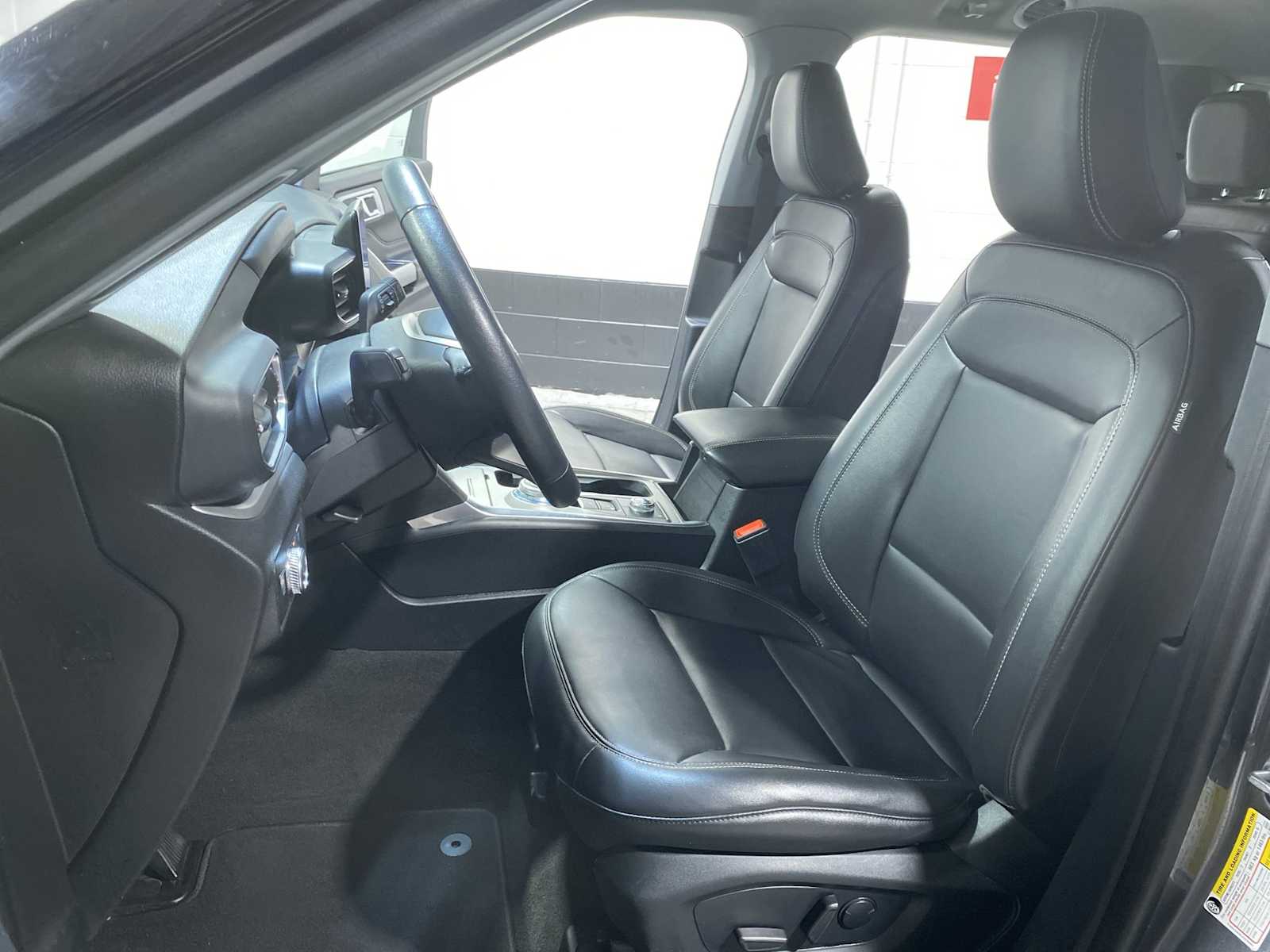 Thumbnail: 2022 Ford Explorer - 11