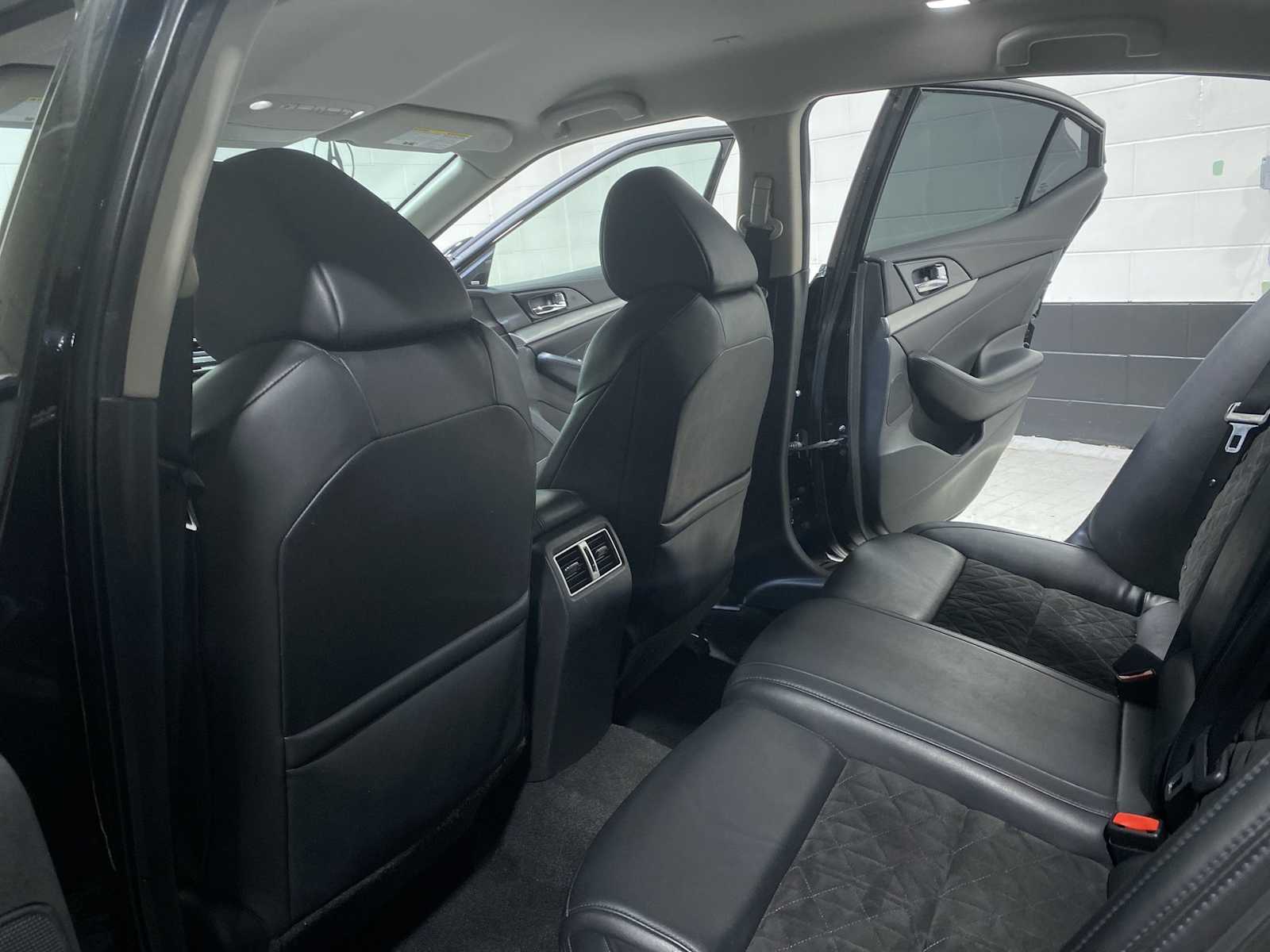 Thumbnail: 2017 Nissan Maxima - 13