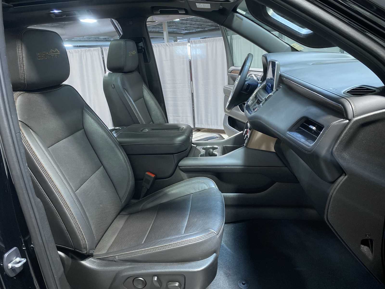 Thumbnail: 2023 Chevrolet Tahoe - 14