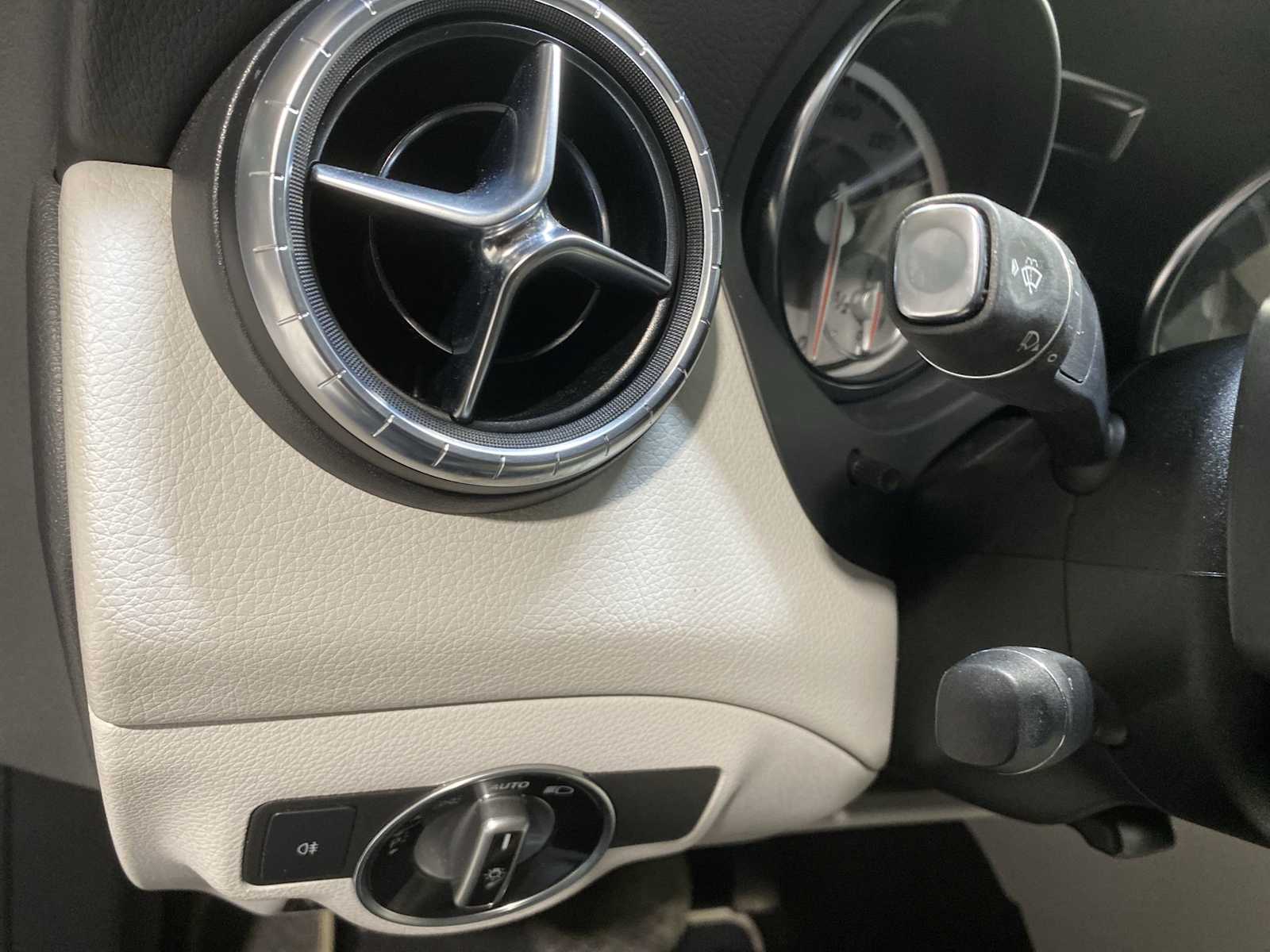 Thumbnail: 2014 Mercedes-Benz CLA - 24